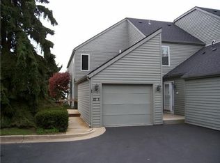 215 N Shore Dr, South Haven, MI 49090