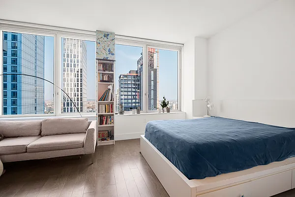 Rented by Christie's International Real Estate Group, LLC | media 8