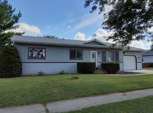 501 Westlawn Ave, Elkhorn, WI 53121