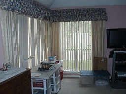 SITTING /OFFICE AREA IN THE MASTER BED ROOM