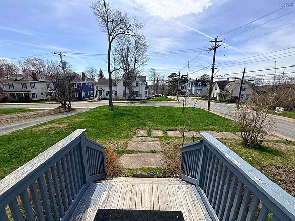 5th image of 218 Fraser St