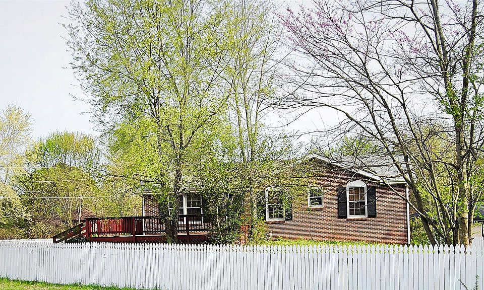 1st image of 114 Marie Dr