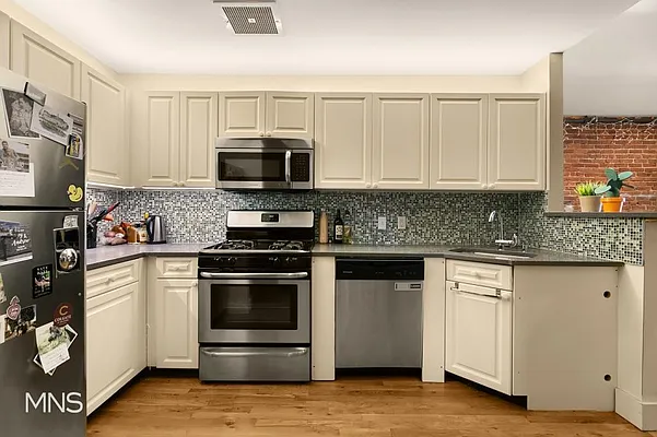 Rented by MNS | media 31