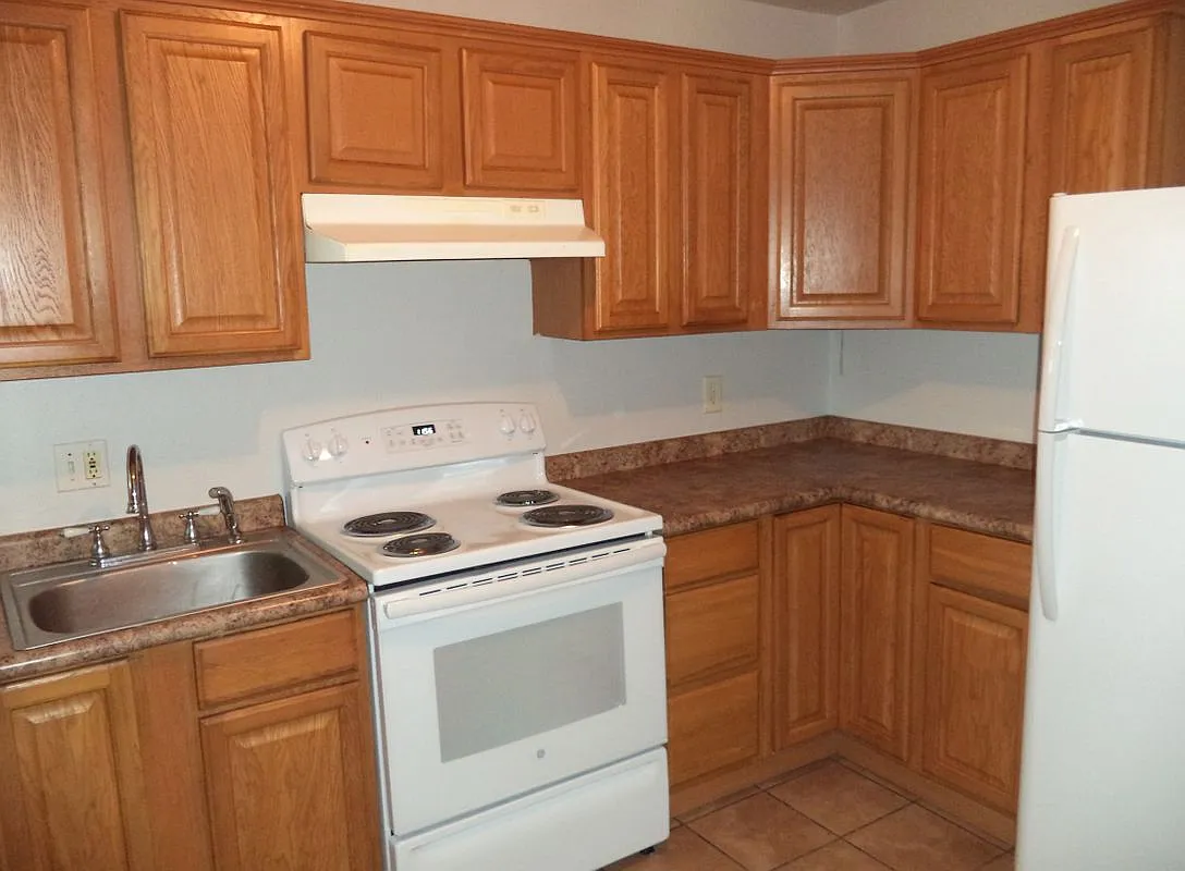 2 bed, 1.0 bath, 672 sqft, $799 — Photo 4