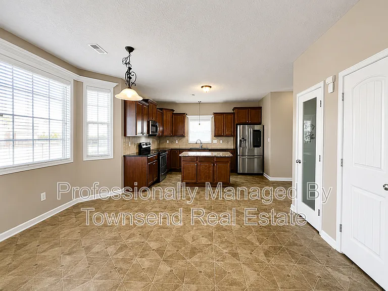4211 Cherry Hill Ln — Photo 6