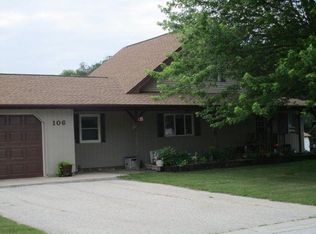 106 S 7th Ave, Saint Nazianz, WI 54232