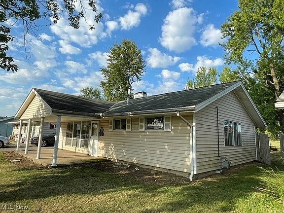 4th image of 4230 Meadow Ln