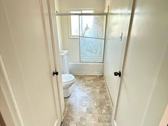3rd image of 338 Mariposa Ave APT 4