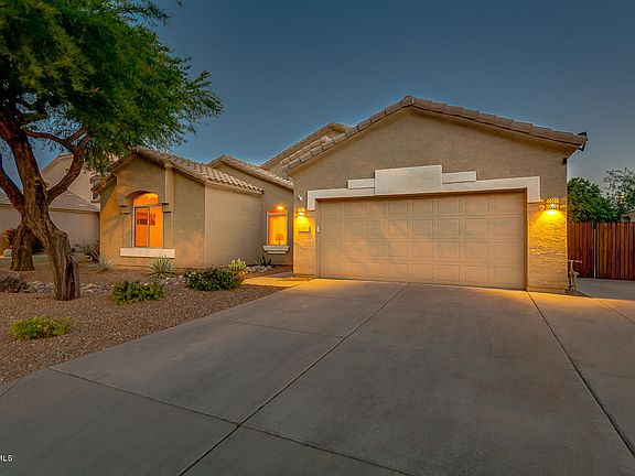 2nd image of 1021 E Sherri Dr