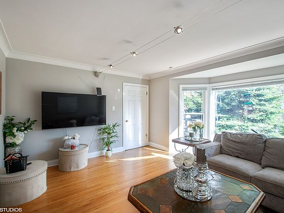 4th image of 2042 N 73rd Ave
