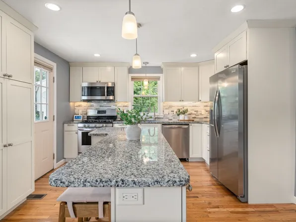 6 Tyler St, Boston, MA 02136