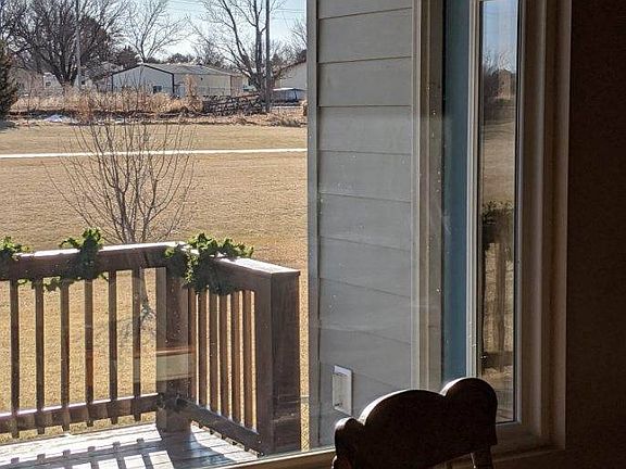 4th image of 2020 Greenway Dr