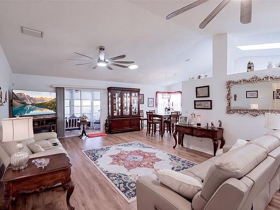 4th image of 26162 NEWCOMBE CIRCLE