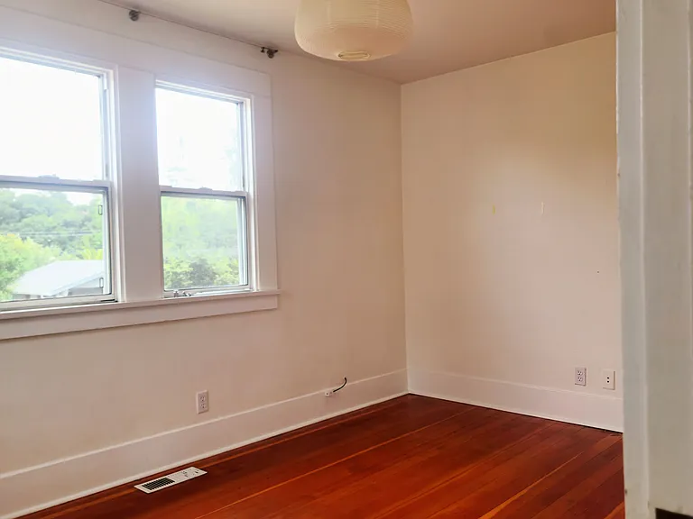 19 Park Ave — Photo 12