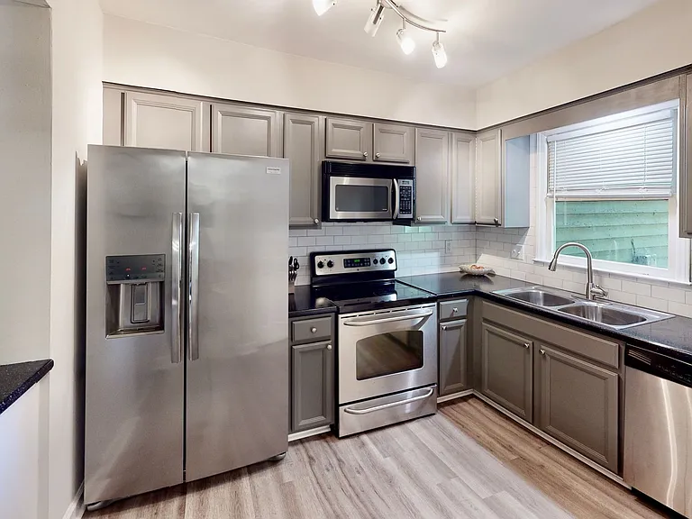 3437 Colony Crossing Dr — Photo 3