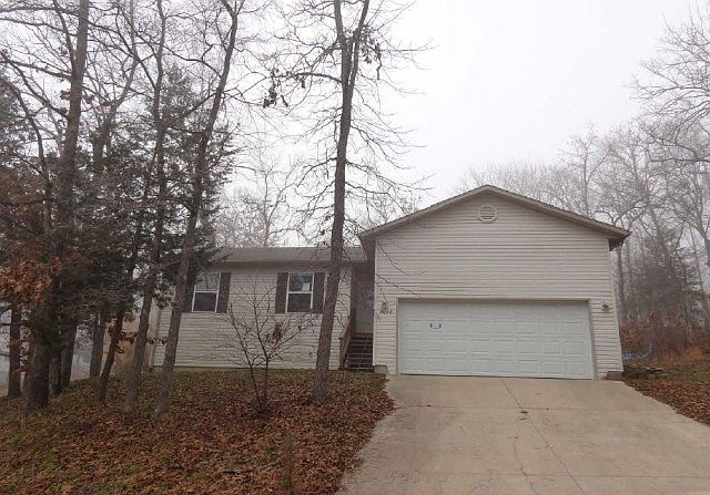 2nd image of 4040 Poplar Rd