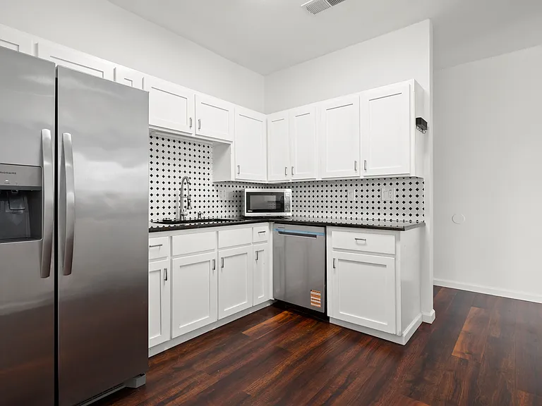 2414 Longview St #307 — Photo 17