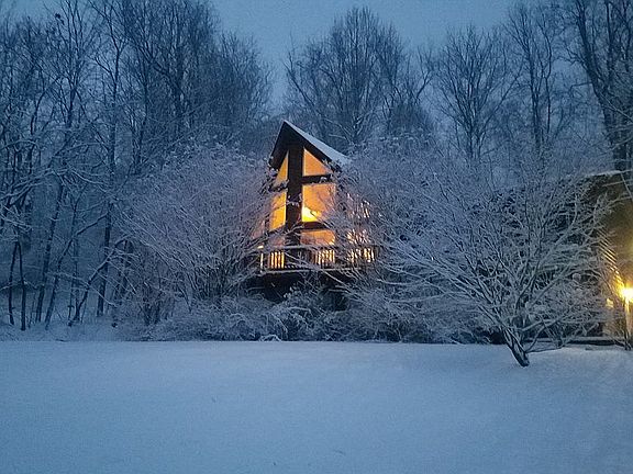 4th image of 100 High Knob Rd