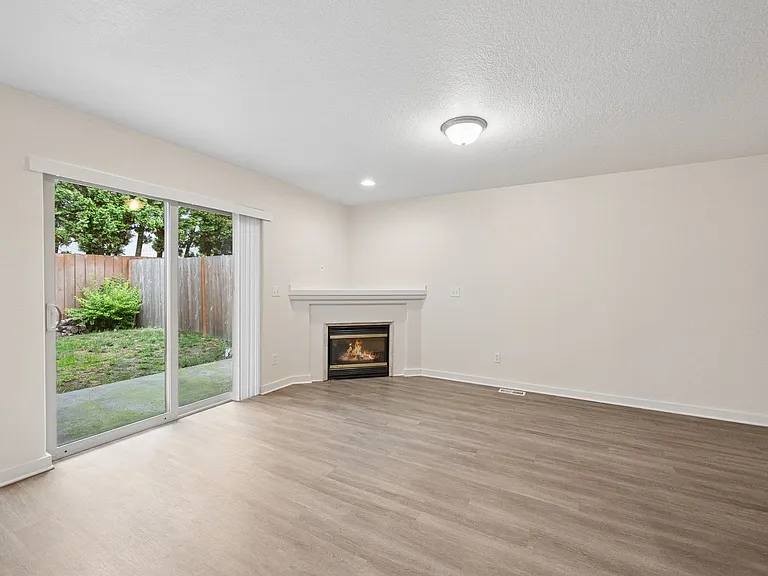 Roberts Court Townhomes — Photo 84