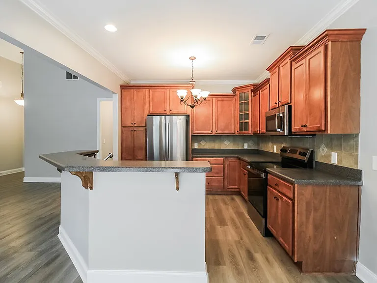 215 Village Park Dr — Photo 7
