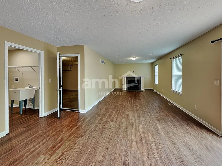 2251 Custer Ln — Photo 7