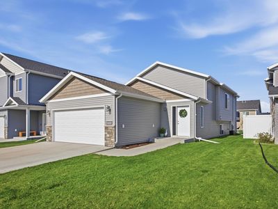 2742 Divide St W, West Fargo, ND, 58078