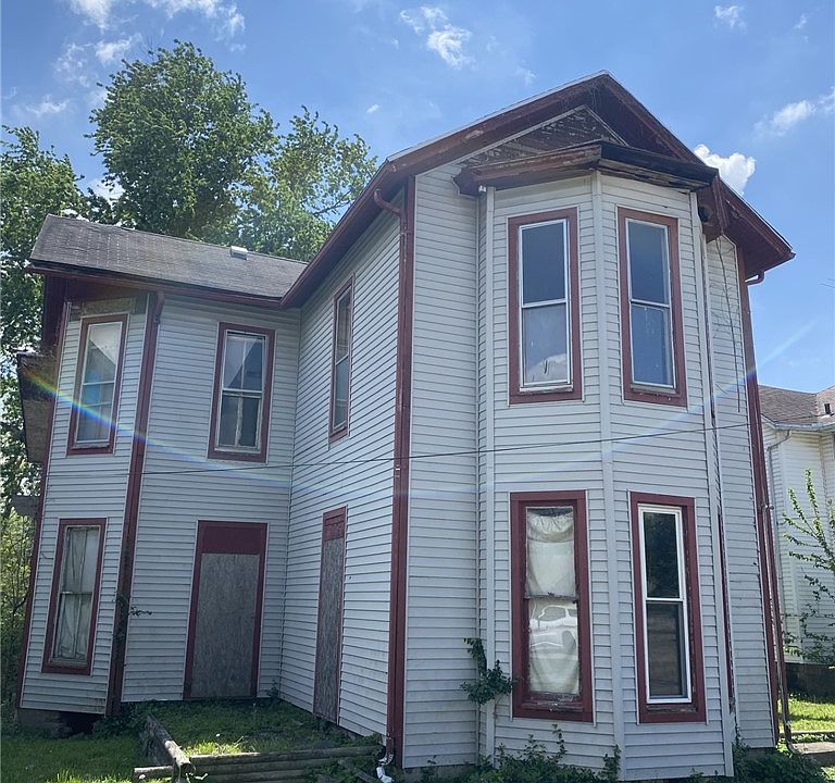1st image of 34 E Washington St