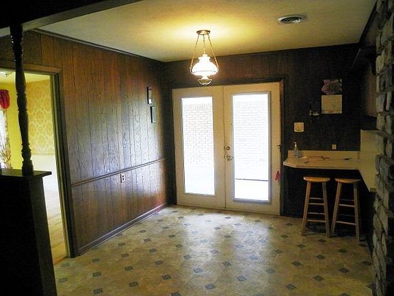 5th image of 604 Markus Ave