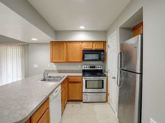 4th image of 1818 Vicksburg Way #1818
