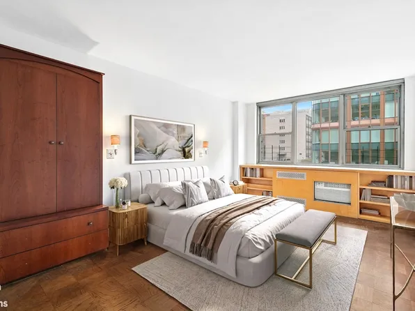 32 Gramercy Park South image 7 of 17