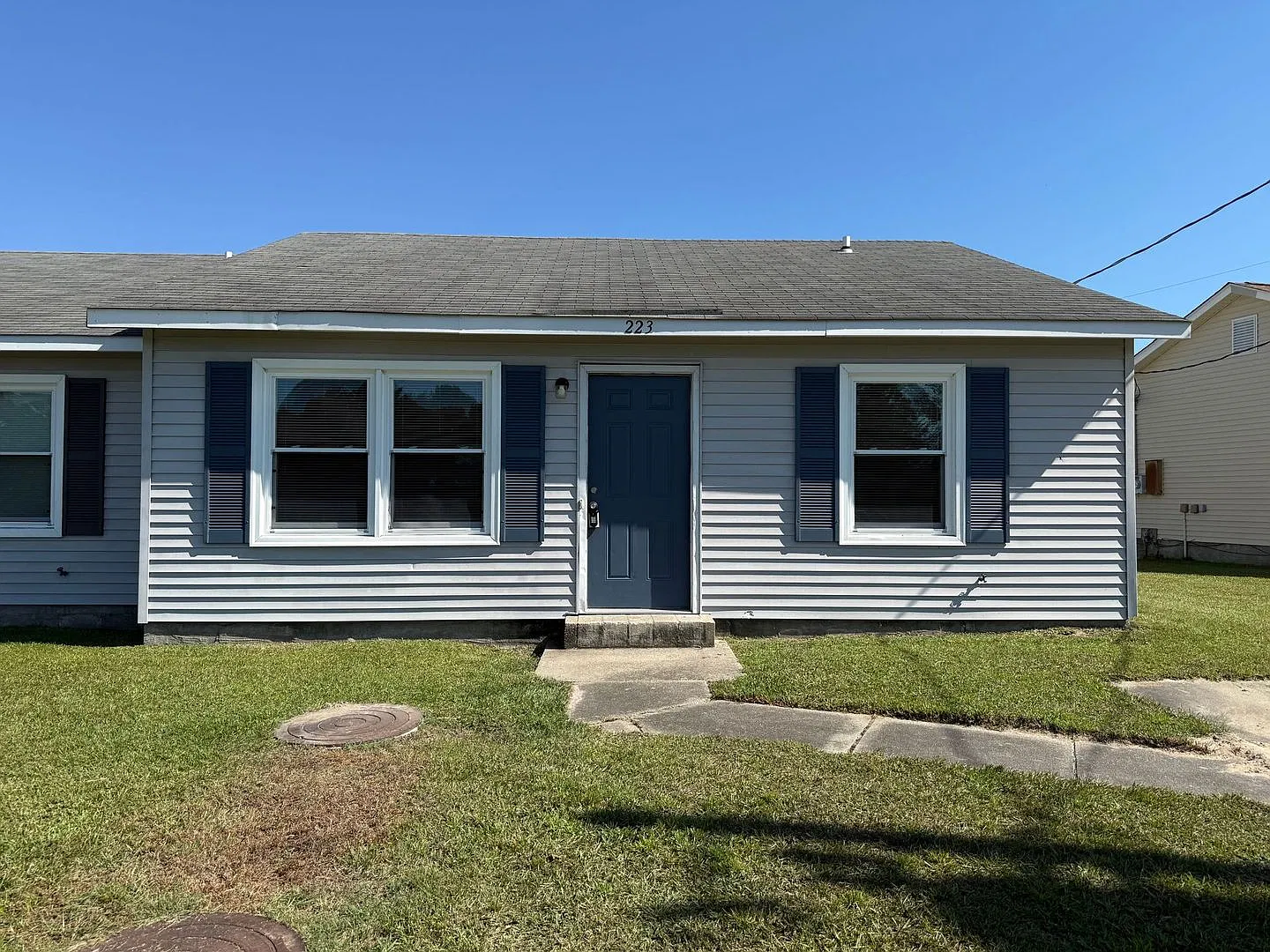 2 bedroom, 1 bath duplex — Photo 1