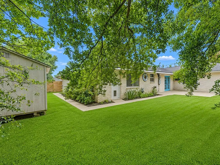 5019 Oak Forest Dr — Photo 28
