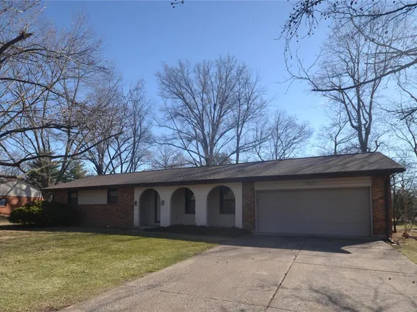 2 Lakeview Dr, Freeburg, IL 62243