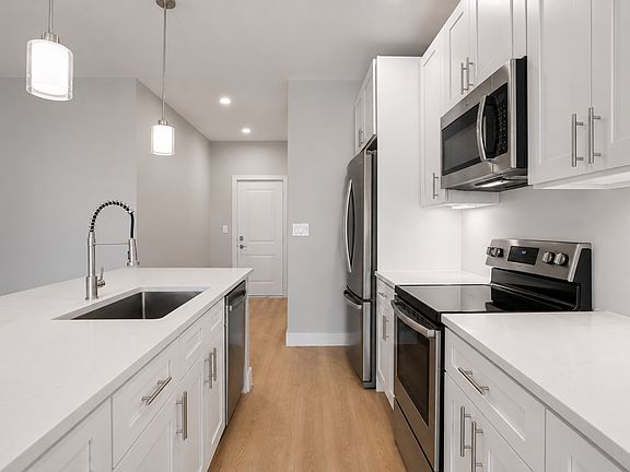 4th image of 298 Main St #2B