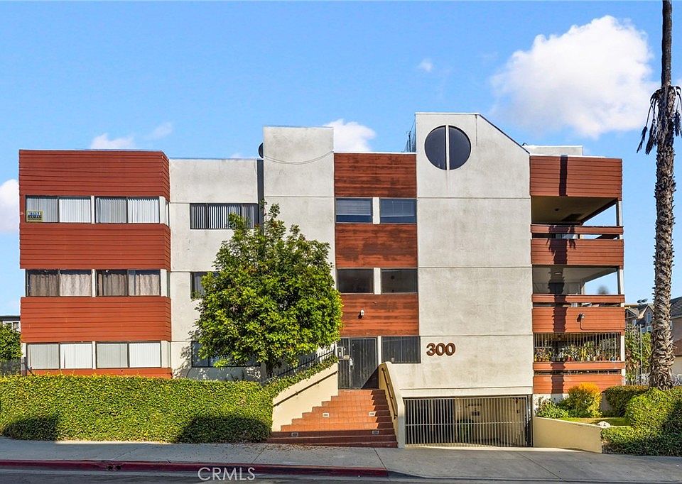 1st image of 300 S Reno St APT 303