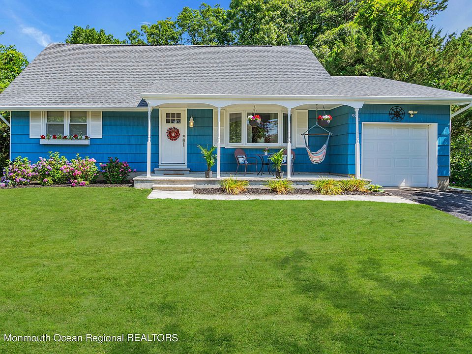 1st image of 972 Westminster Drive
