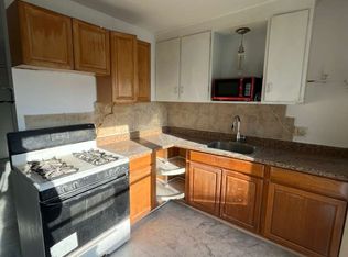 123 Main St, Chester, NY 10918