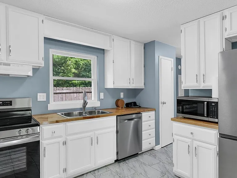 610 English Creek Ct #A — Photo 12