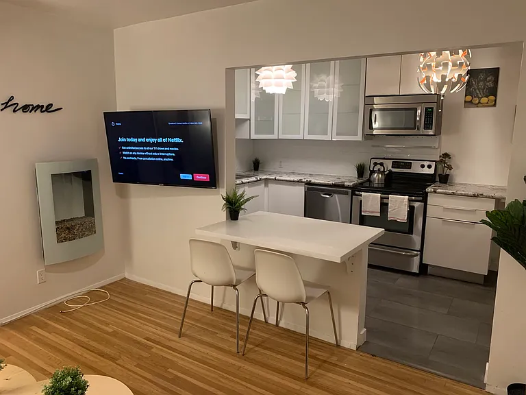 35 Clubhouse Ave #F — Photo 3