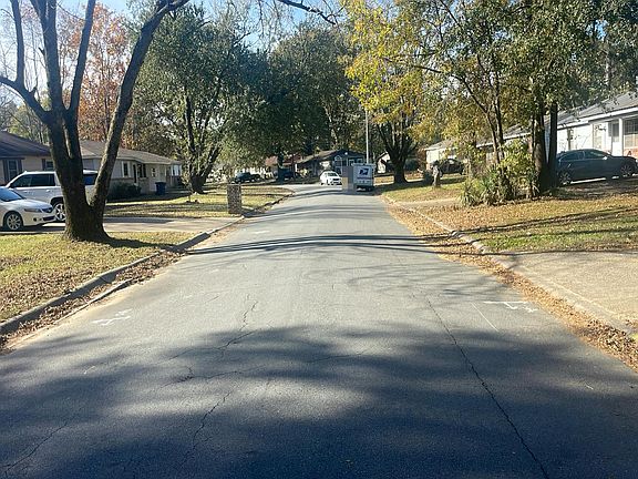 4th image of 1004 Healy St