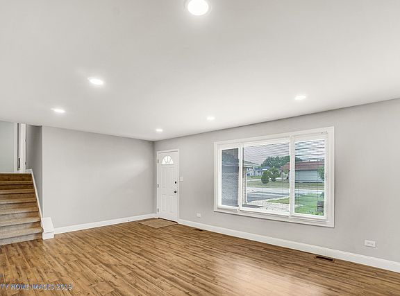4th image of 1702 Carolina Dr