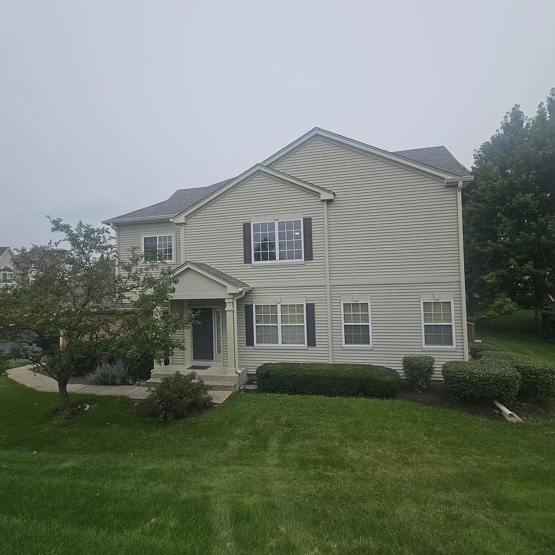 3 bed, 2.5 bath, 1740 sqft, $2,900 — Photo 2