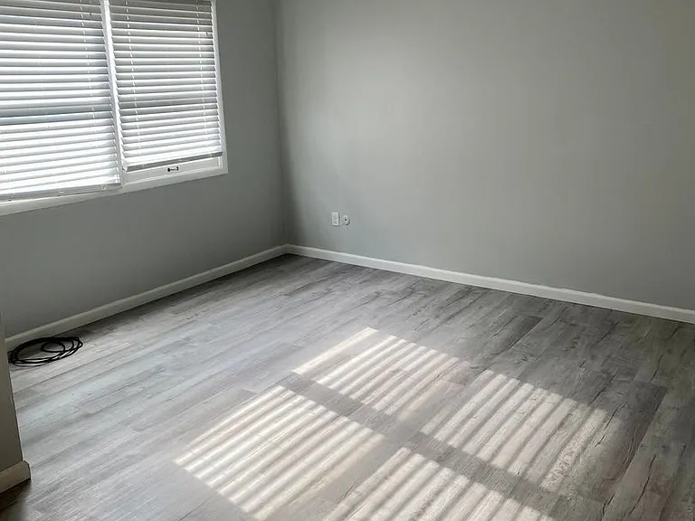 55 W Starr Ave — Photo 19