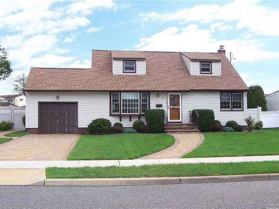 1st image of 7 Willow Dr