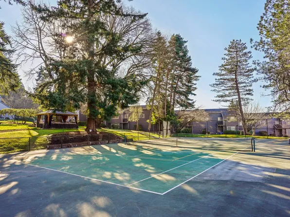 Water's Edge Townhomes