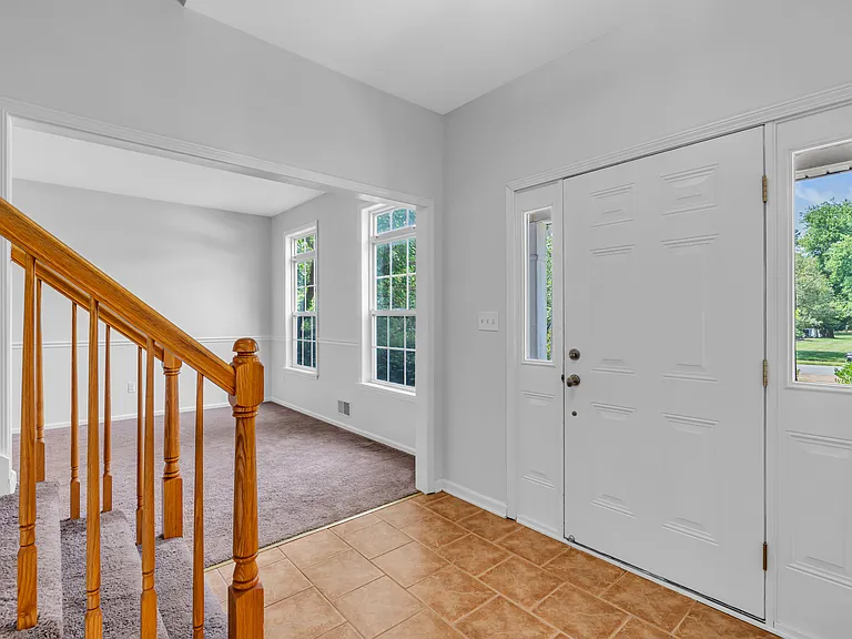 333 Nighthawk Ln — Photo 6