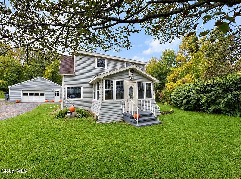 2nd image of 1059 Sacandaga Road
