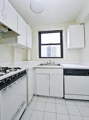 Rented by Bank Neary | media 3