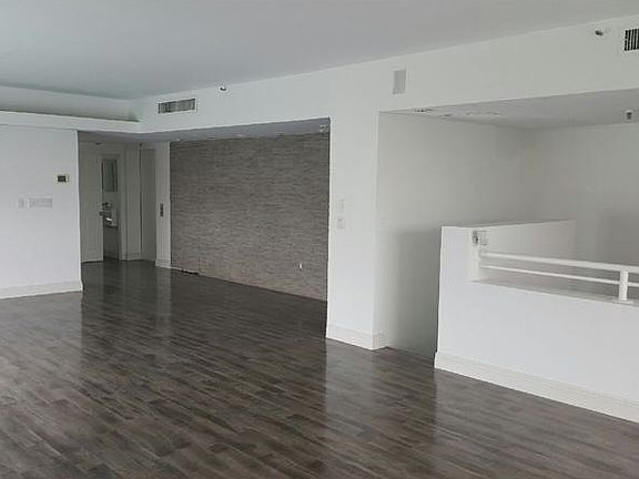 4th image of 441 Poinciana Dr #1520
