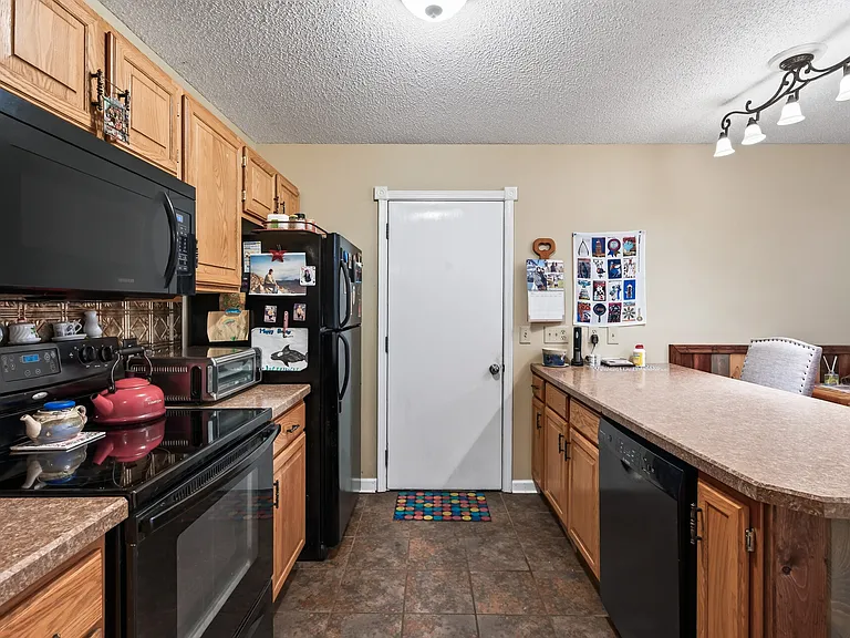 1518 Cottage Dr — Photo 10